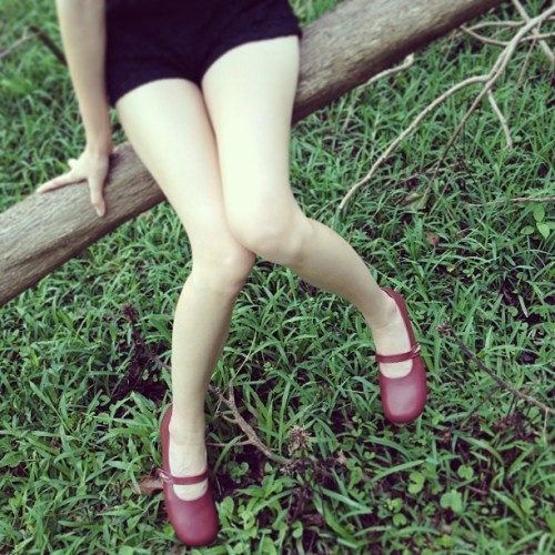 me&#8222; my red shoes and the forest* shoes from @shoesrepublic &#8222; fb: Shoes-Republic&#8222; www.Shoes-Republic.com (at Linna&#8217;s の森*)