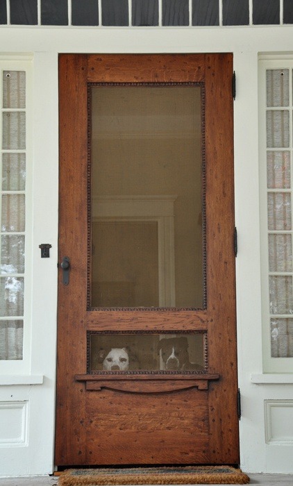 coldwindandiron:

midwestraisedmidwestliving:

That door!

For real though.
