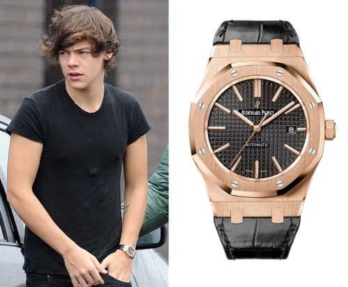 I&#8217;ve had a lot of requests regarding Harry&#8217;s watch &#8216;with the black strap&#8217; so I did some looking around and I hate to be the one to break the news&#8230;
Audemars Piguet - £21,690
Info &amp; pics from dailymail aricle (x)