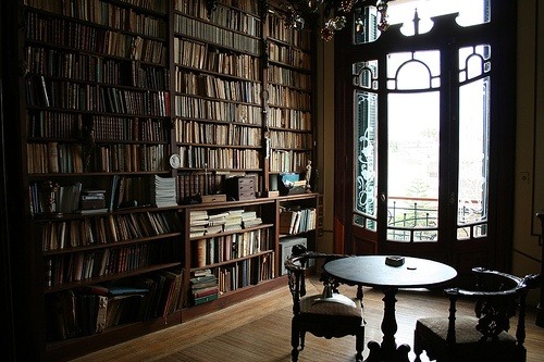 Reading Room, Cambridge University, England
photo via pragmatic