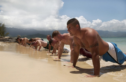marinebuzz:

Slave training on the beach