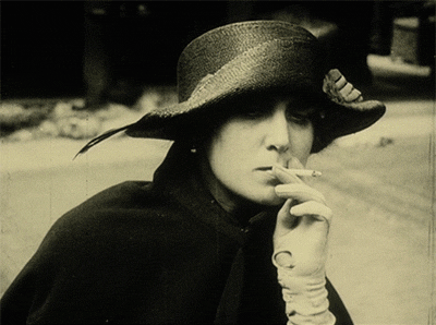 
Ressel Orla as criminal mastermind Lio Sha in Fritz Lang’s Die Spinnen (1919).
