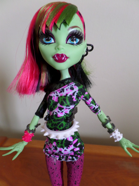 venivididolli:

miwadake:

sassmaster-arjay:

pgirl1986:

sassmaster-arjay:

jadestoybox:

sassmaster-arjay:

faybellethorn:

I got “I love Fashion” Venus today!
I love her. She has a little box hair going on but it’s nothing I can’t easily fix. 
Be careful when you get her! Some have glue stains on their foreheads because of their fringe. Mine is ok but I saw two others that had this problem.

HER VINES
ARE BLACK

can we please talk about this perfection can we

you know whats scary tho
how are they gonna top cleo and venus with the next ihf dolls
these are just so perfect and
we know mh has the capabilities
what will we be seeing next year

Maybe…. and I know it sounds crazy, but this whole week has been crazy…
An I heart Fashion BOY?

youre just talking nonsense now friend
but what if we got a clawd that was miraculously not attached to ula
or a holt that wasnt impossible to find for p much all united states collectors (this is selfish i know) 
basically all the boys so they can give them more obviously identifiable styles

DEUCE!
I vote Deuce so we can get his Scaris suit and he can get some desperately needed further characterization.

I vote Gil.
So he can have some goddamn pants for once.

Damn