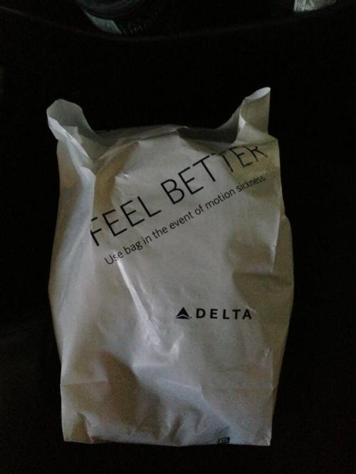  ‏@selenagomez: Just got off my flight for #BBMA @sweetest flight attendant ever. I never saw the other side of this bag. :( pic.twitter.com/1pgHP6XLdI