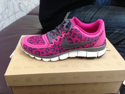 nike cheetah print shoes pink