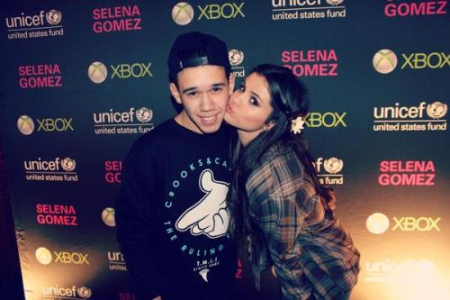 Selena and @SwagerificDanny today at the M&G of her UNICEF Concert!