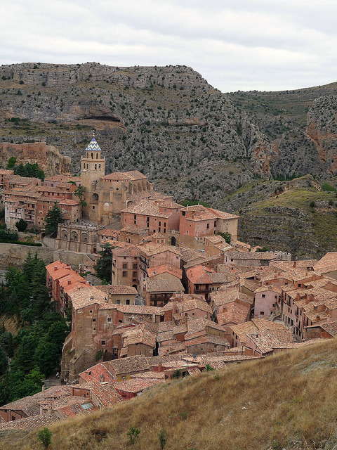 visitheworld:

The medieval town of Albarracin in Teruel, Spain (by MIGUEL PÉREZ).
