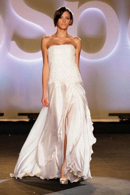 abito da sposa elegantissimo
 <br /> Anna Palladino . Stilista
 <br /> Angela Solla . Haute Couture