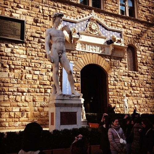 This is the fake David where Michelangelo’s original stood in the Piazza Della Signoria in Florence. #pneumawear #inspiredadventure www.pneumawear.com