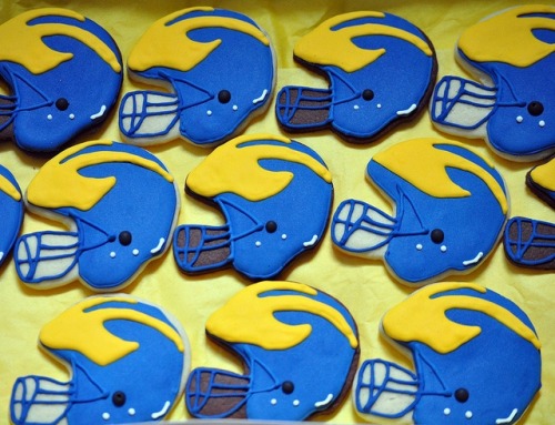umichstories:<br /><br />DIY Michigan cookies…if you can’t wait for football season.<br />