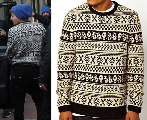 Louis was wearing this jumper when he arrived at his hotel in Milan, Italy today (12th December 2013)
Vans - £85