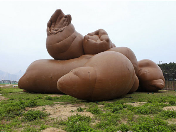 (via Behold, A Glorious Inflatable Turd Sculpture)