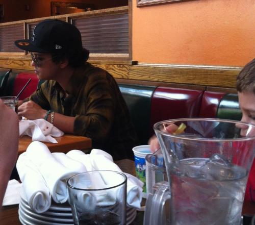 bruno-news:  gregsferguson: Just another day in Chicago. Got 2 eat lunch w/ Bruno Mars this afternoon #justanotherday