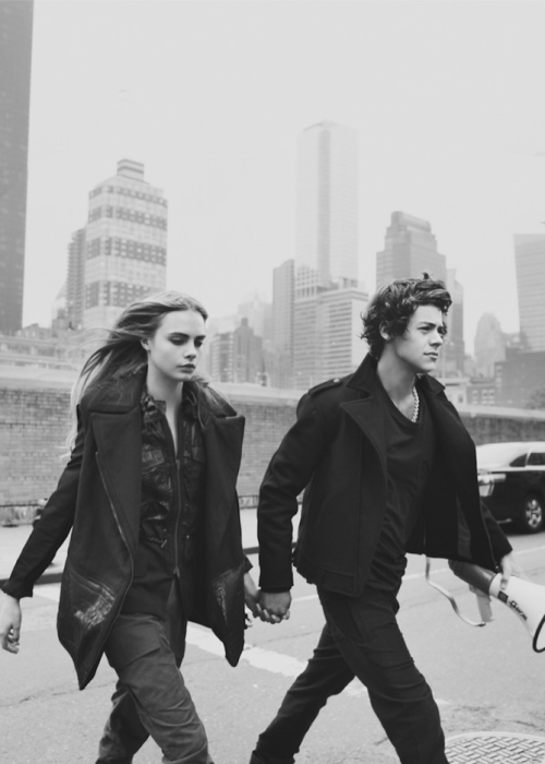 onedeecrackships: <br /><br /> Cara Delevingne and Harry Styles for Centerfold Magazine <br /> 