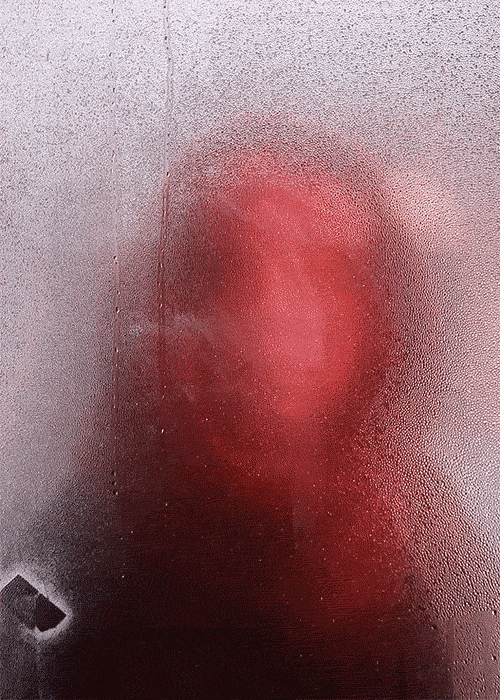 One Loop Portrait a Week - #15
Condensation shaped Clare McGibbon
www.romain-laurent.com
facebook / instagram / agent  