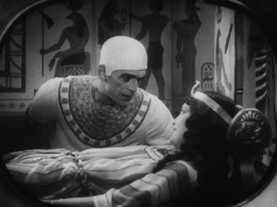 nitratediva:</p><br />
<p>Boris Karloff with Zita Johann in The Mummy (1932)<br /><br />
