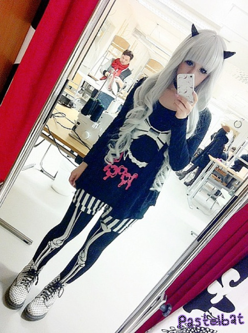 My outfit today :3 My fierce teacher/sensei is in the background haha -v-