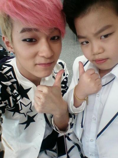 [TRANS] Lillhwang (twitter)&#160;: Waiting for the live broadcast of Inkigayo with pink-haired L.Joe hyung ^~^ 

trans cr: oursupaluv/twitter
