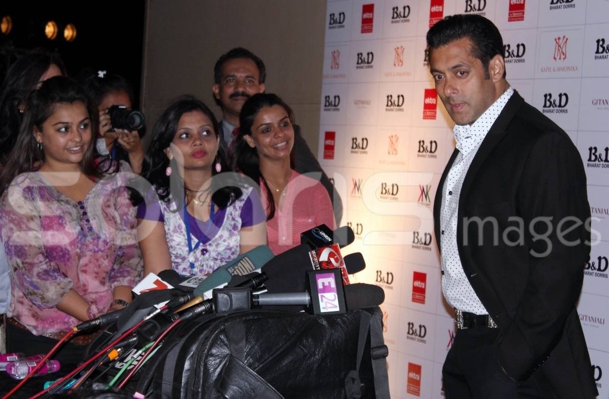 ★ Salman Khan at Bharat N Dorris Hair Styling and MakeUp Awards ! Tumblr_mm20hc7sMK1qctnzso1_1280