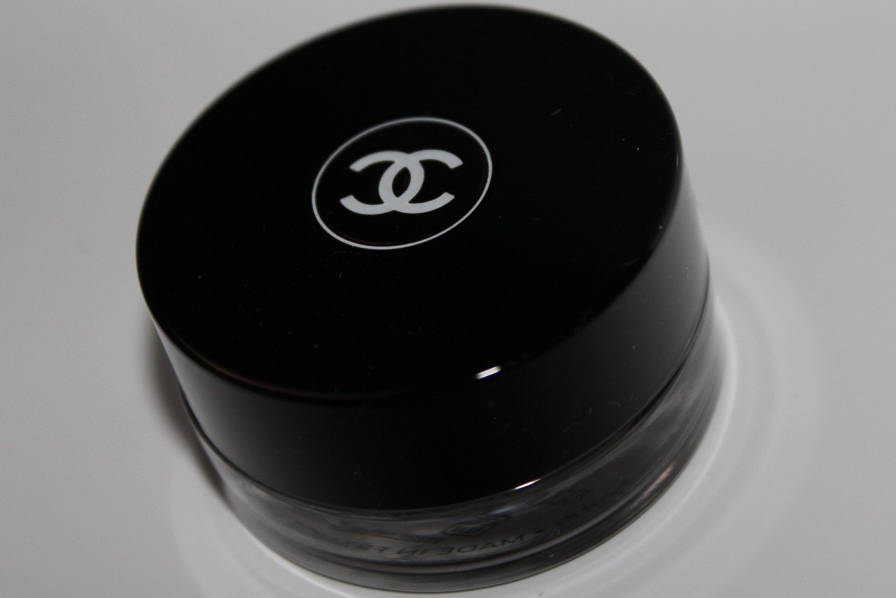 Chanel Illusion D'Ombre Long Wear Luminous Eyeshadow – 83 Illusoire, 89  Vision, 817 Apparence – yukieloves.com