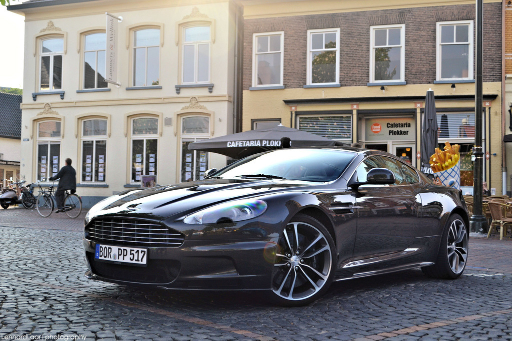 fullthrottleauto:

Aston Martin DBS! (by Lennard Laar)
