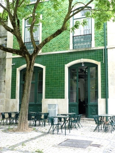 carleenallen:

Lisbon, shades of Green. Portugal