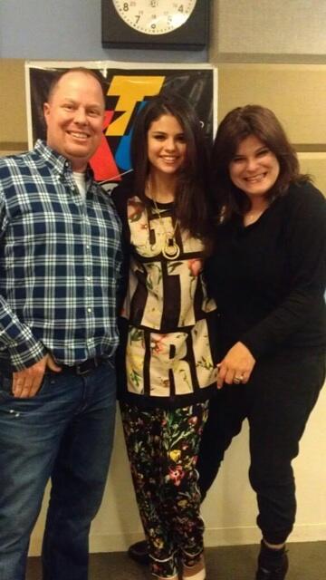 @PaulCubbyBryant:It’s me, @Cindy_Vero and the lovely @selenagomez stopping by @1035KTU <a href=