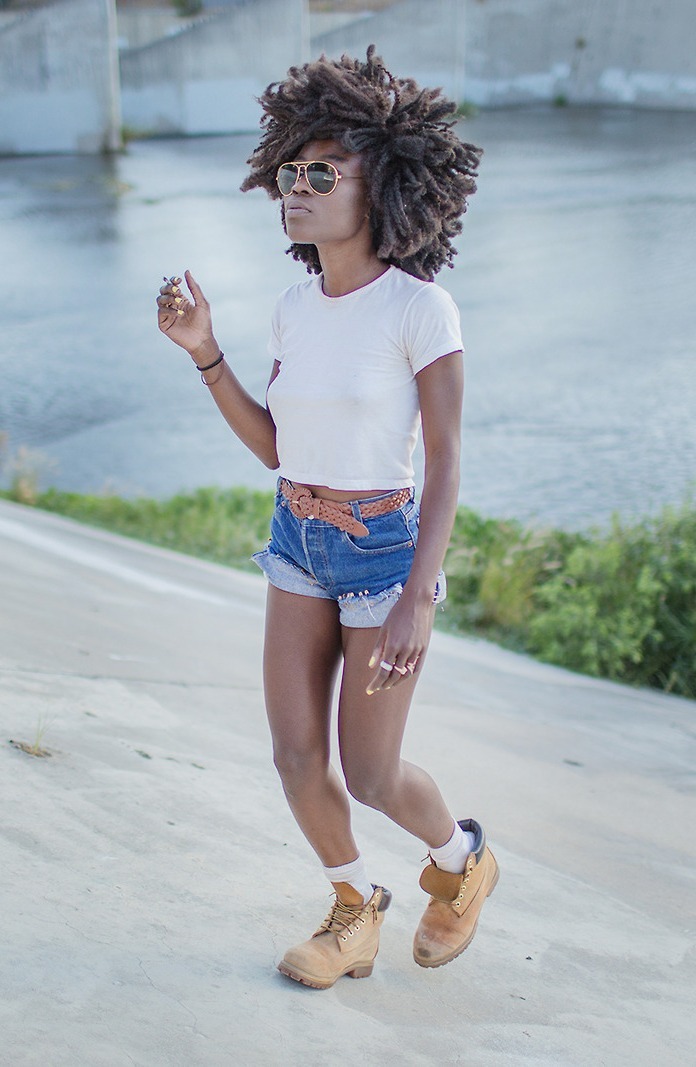 beach-is-better:

navaville:

http://navaville.tumblr.comi love black girls!

Hair
