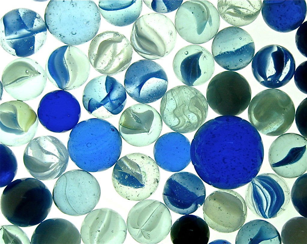 coloredmondays:

marbles
