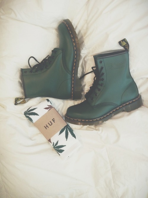 love beauty fashion shoes hippie weed hipster indie Clothes dr martens ...