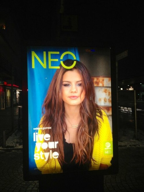 @eduRAWKS: Just saw this at the central station.. Freaked out!!! #selenagoesneo @adidasNEOLabel 