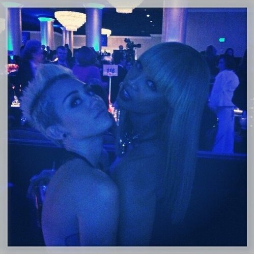Miley & Tyra banks at the pre-grammys