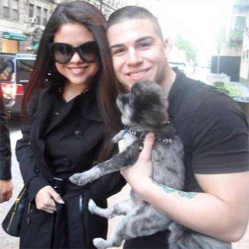 @MRKiNGALEXXX: @selenagomez me & Prince <3 “I brought my baby to see you!” “Ooh he’s such a cute little thing.” ❤