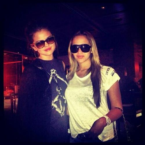 Selena with a fan today before &#8216;Spring Breakers&#8217; Press Conference today.