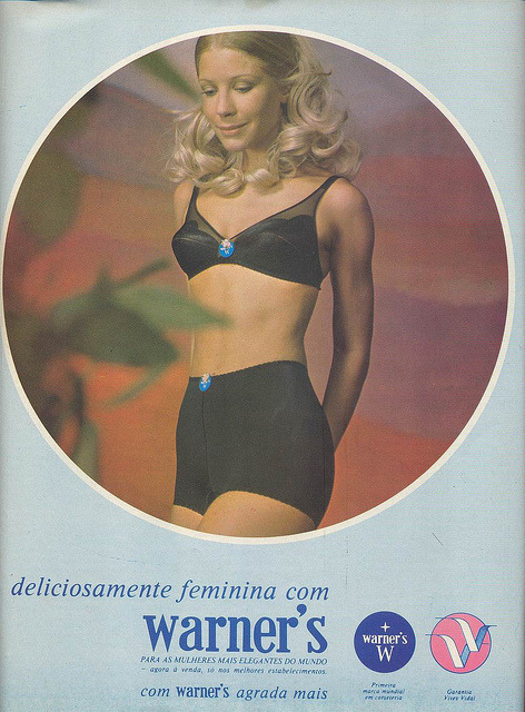 Modas e Bordados, Nº3226, 5 Dezembro 1973 - 13 on Flickr.

Carregar na imagem para ver em tamanho 1000 x 1356.
Publicidade à roupa interior Warner&#8217;s.