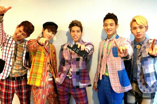 [Trans] SHINee&#8217;s ME2DAY Update 130317 - First Place on Inkigayo
[SHINee] &#8216;Dream Girl&#8217; 또 1위 했어요~^^ 여러분~값진 1위 받게 해 주셔서 진심으로 감사 드립니다~
Translations:[SHINee] &#8216;Dream Girl&#8217; got 1st place again~^^ Everyone~ We sincerely thank you for letting us have the valuable 1st place~
Credit: SHINee&#8217;s ME2DAYEnglish Translations: sfinee