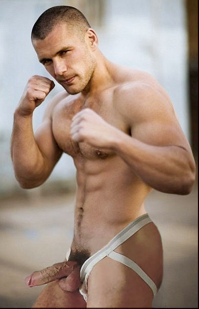davidxneedham:

ultimate-men:

FOLLOW ULTIMATE MEN! http://ultimate-men.tumblr.com

I do like the feisty little fellas…at 6’3” that’s just about everybody else…but I particularly like small, wiry and athletic men
