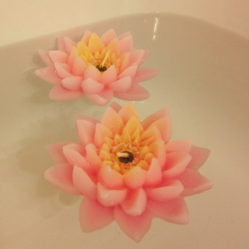 #floatingcandles #lotus #bathroom #bathtub #bathtime #meditation #homegoods #fanfinds #homegoodsfinds