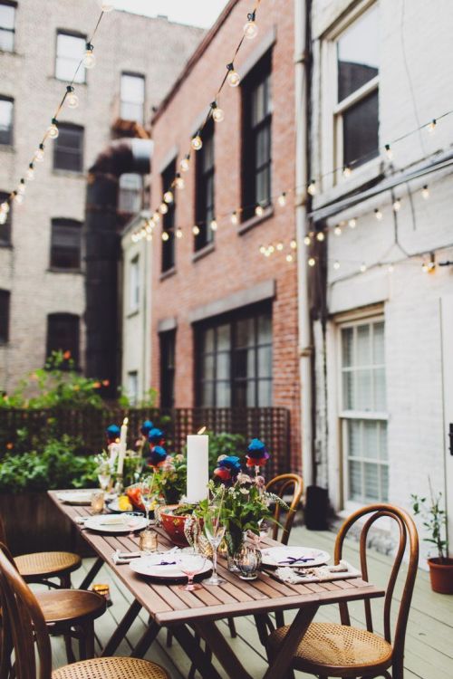 outdoor table setting (via Interior inspirations)
