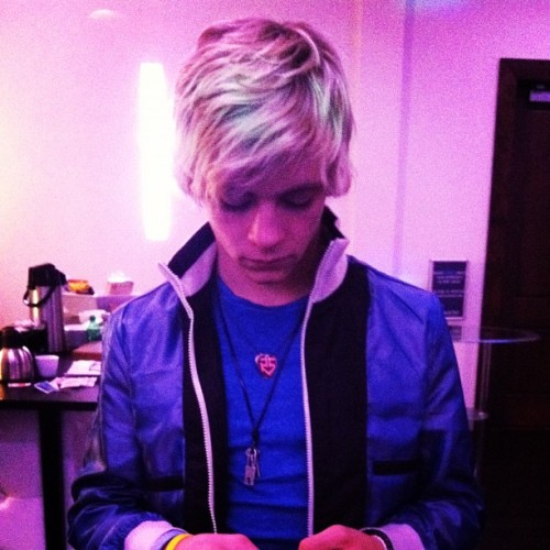 Ross reading his bday mentions!