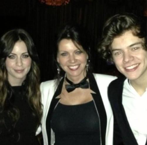 
Harry, Gemma and Anne at Louis’ birthday party
