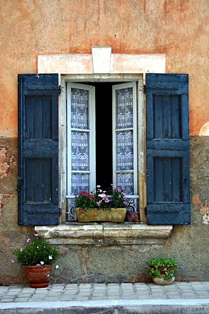 Beautiful window in Bonnieux, France