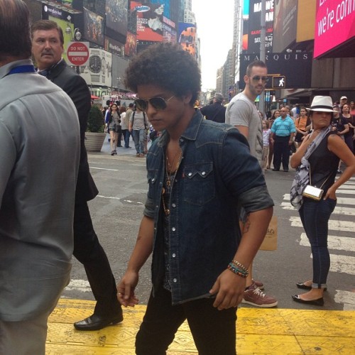 tahnyaa: Bruno walked right past me