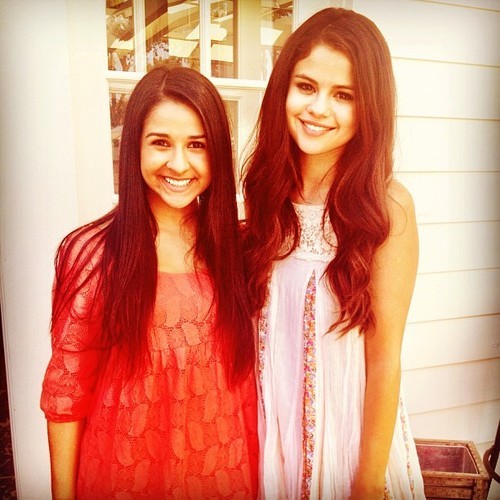 Selena and a friend of her cousin Priscilla Deleon ,Lexi Saldivar
