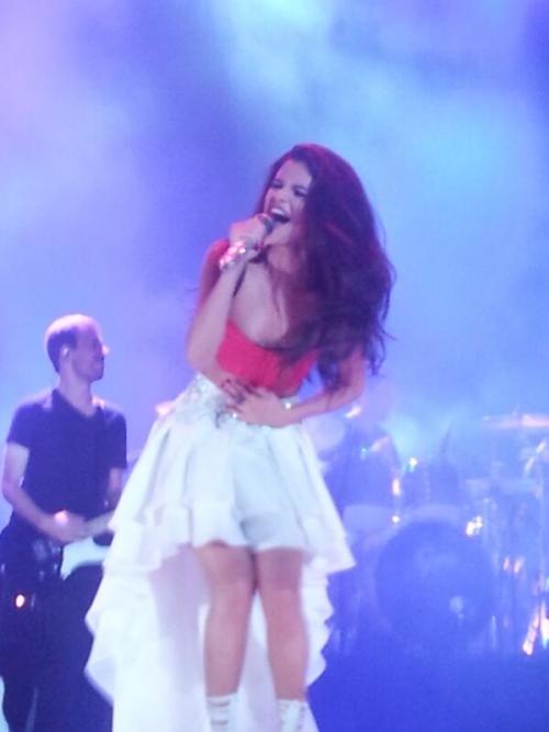 @Renee201:VIP at the @selenagomez taping for Macy’s 4th of July event in NJ <a href=
