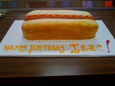 Doggie Birthday Cake on Ruben Fleischer   The Best Hot Dog Birthday Cake Ever