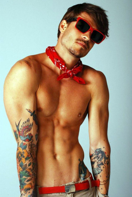 Daily Photos of Hot Men with Tattoos
