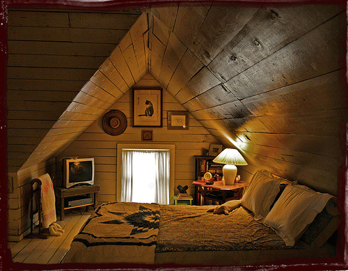 an attic room would be nice. theoldcoyote:  (via wanderinghippie)