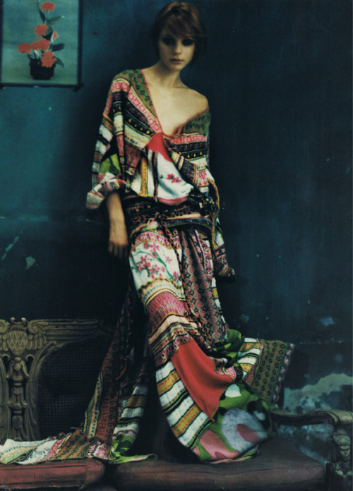 Meu estilo Bohemian Patchwork vestido kimono estilo / caftan.  Eu estou apaixonado.  bohemianshoebox: (via textilesandothersuchthings, hasslethehoff)
