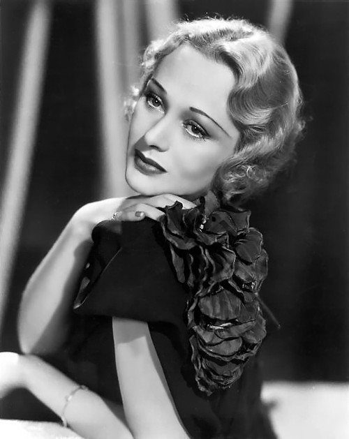 Dolores Costello C 1930s Reblogged 1 year ago from loopdeville